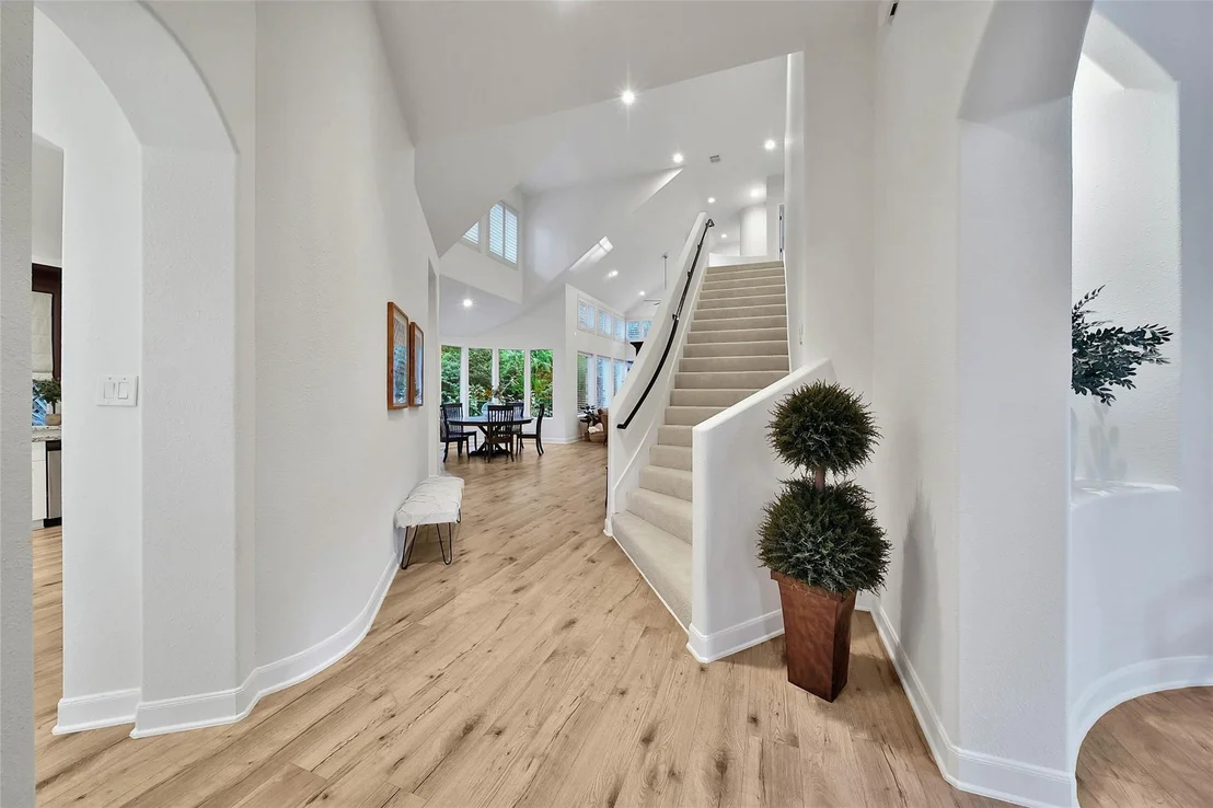 Photo of 1302 Avon Way