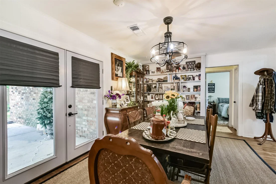 Photo of 1411 Blackburn Drive