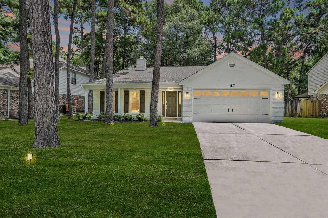 Photo of 147 E Pathfinders Circle