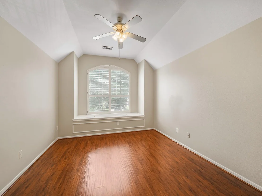 Photo of 3907 Garnet Falls