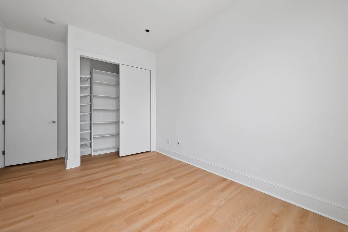 Photo of Unit 2003 at 1409 Post Oak Boulevard