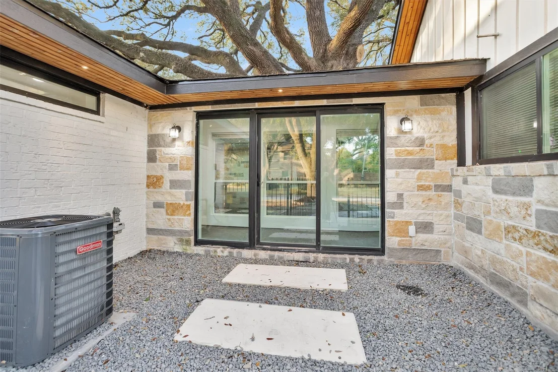 Photo of 4323 Tilson Lane