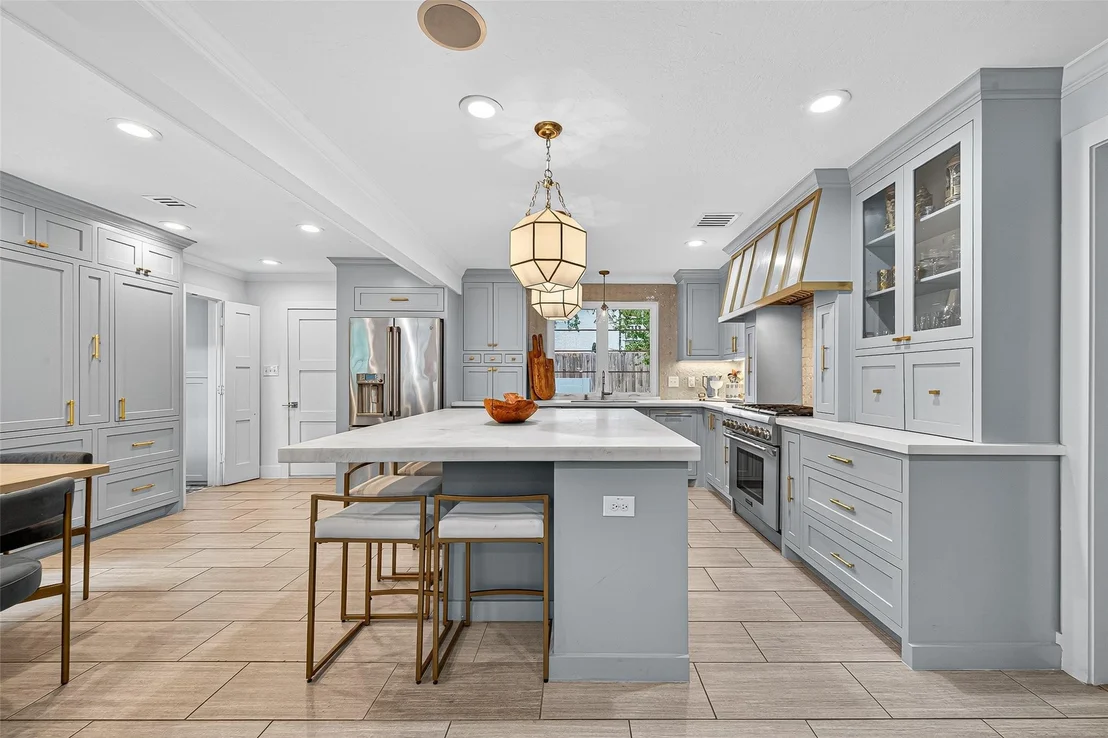 Photo of 415 Ramblewood Road