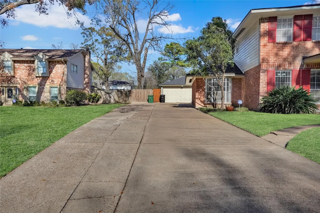 Photo of 9722 Kindletree Drive