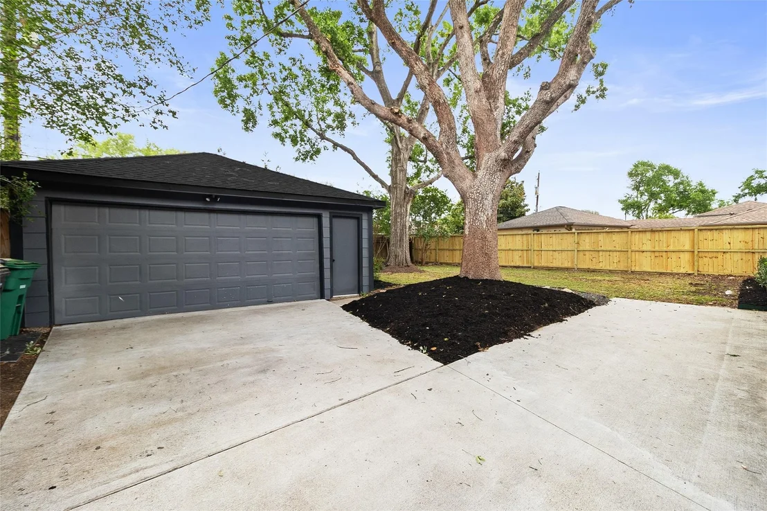 Photo of 5934 Dumfries Drive Drive