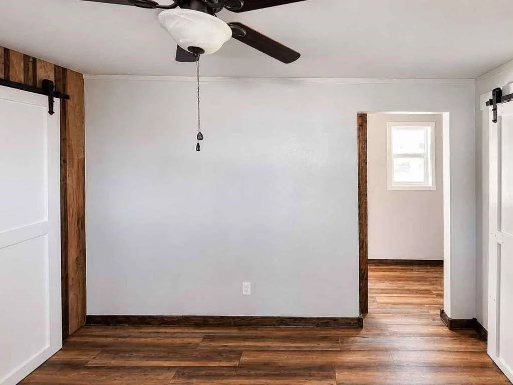 Photo of 108 W 9th Street
