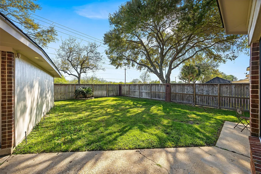 Photo of 6822 Kemper Drive
