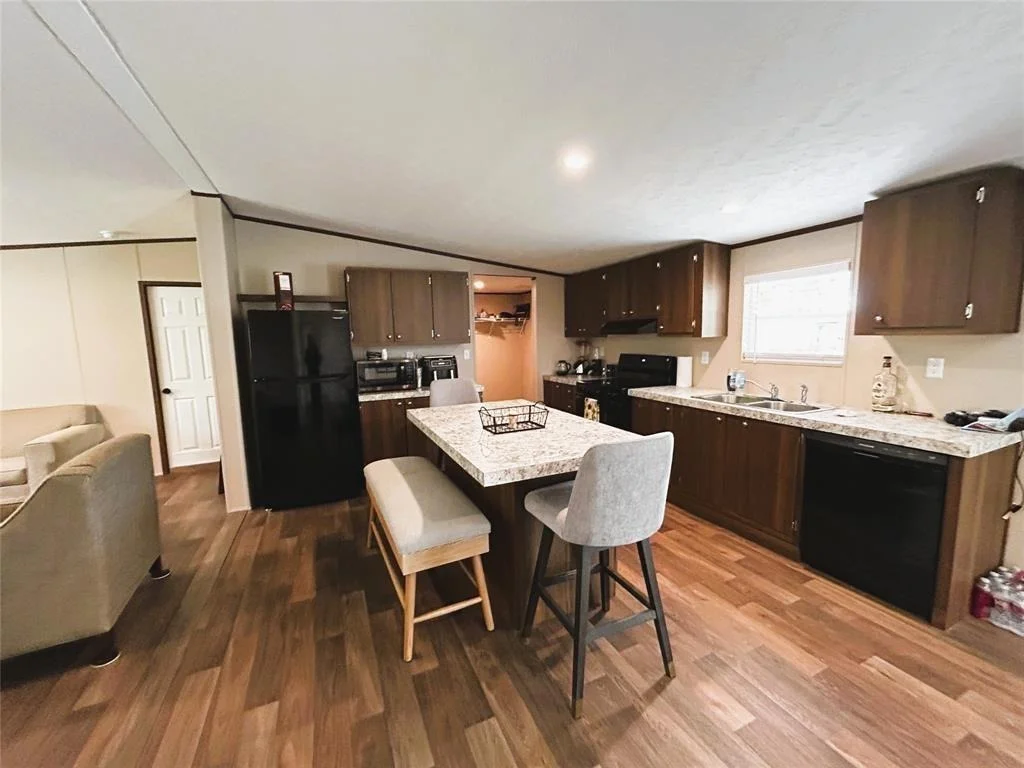Photo of 582 Road 5605