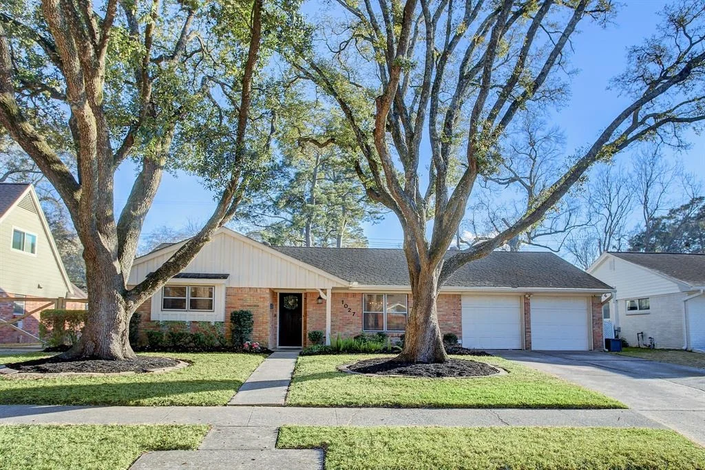 Photo of 1027 Chamboard Lane