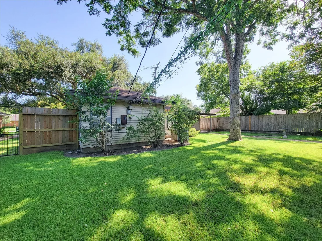 Photo of 4602 Redstart Street
