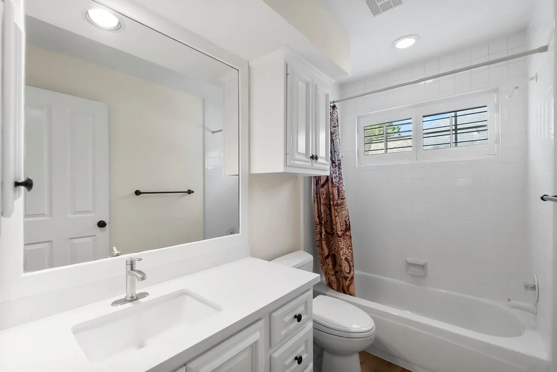 Photo of 78 N Cochrans Green Circle
