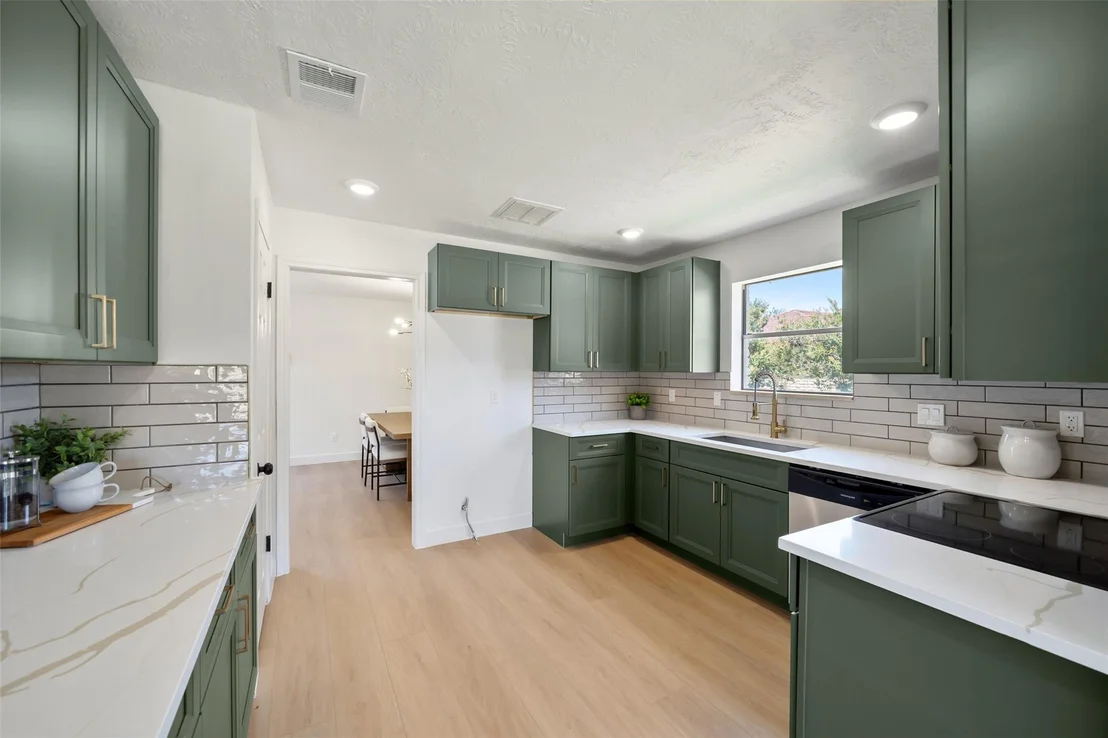 Photo of 5607 Arncliffe Drive