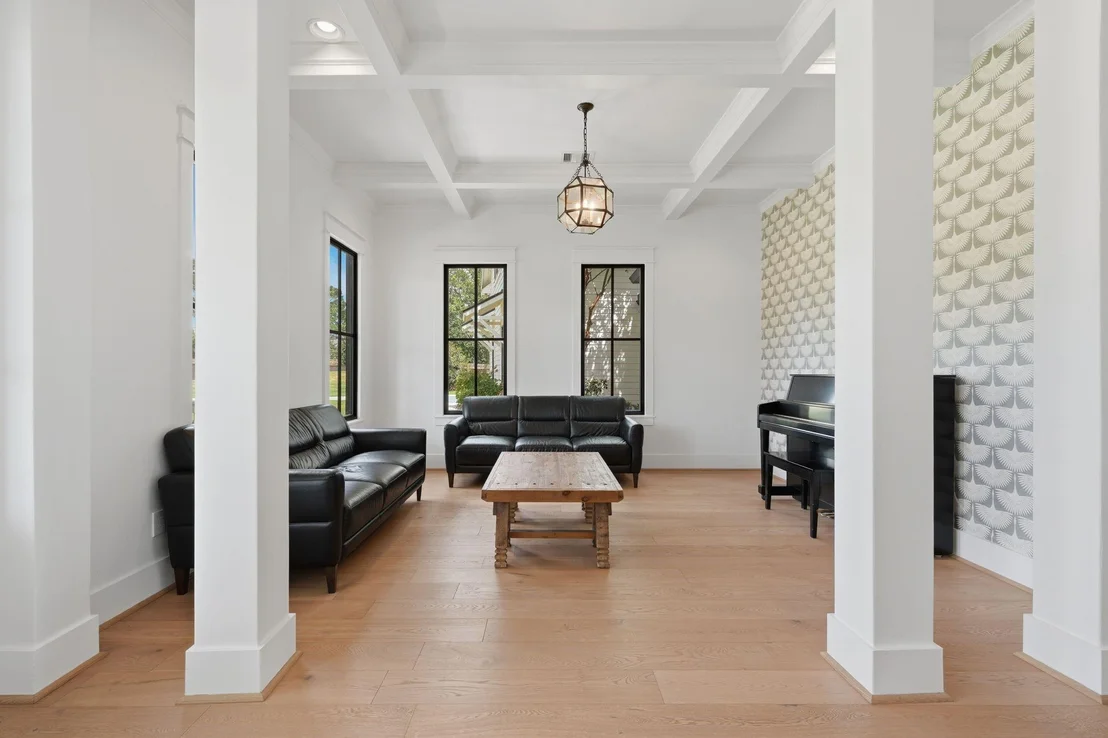 Photo of 6533 Auburn Lakes Drive