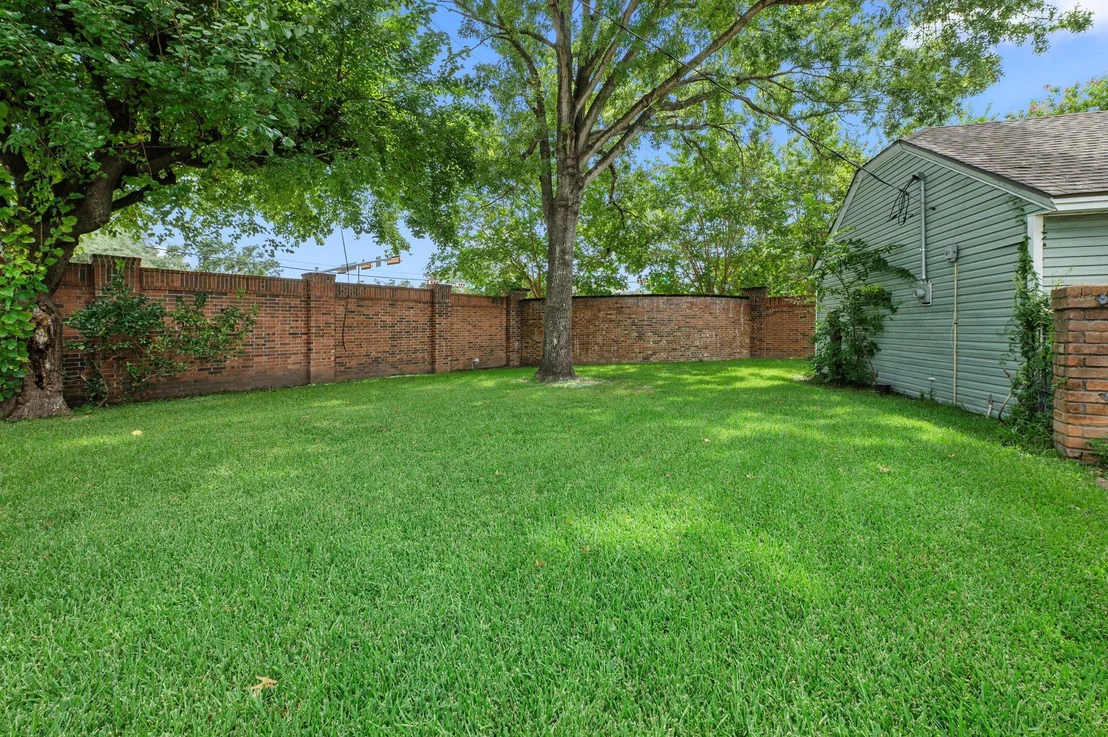 Photo of 14302 Apple Tree Road