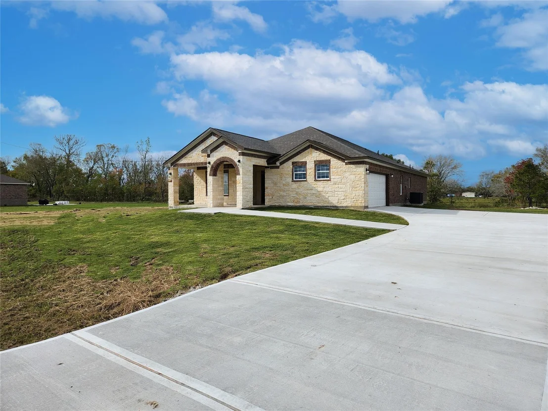 Photo of 345 County Rd 6242