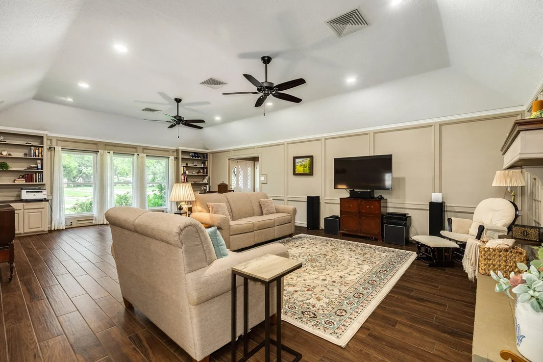 Photo of 314 Live Oak Lane