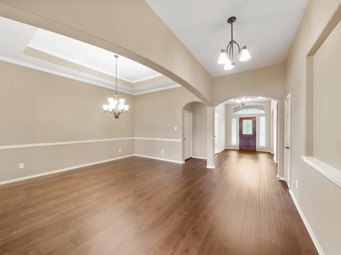 Photo of 22635 Pineleigh Court