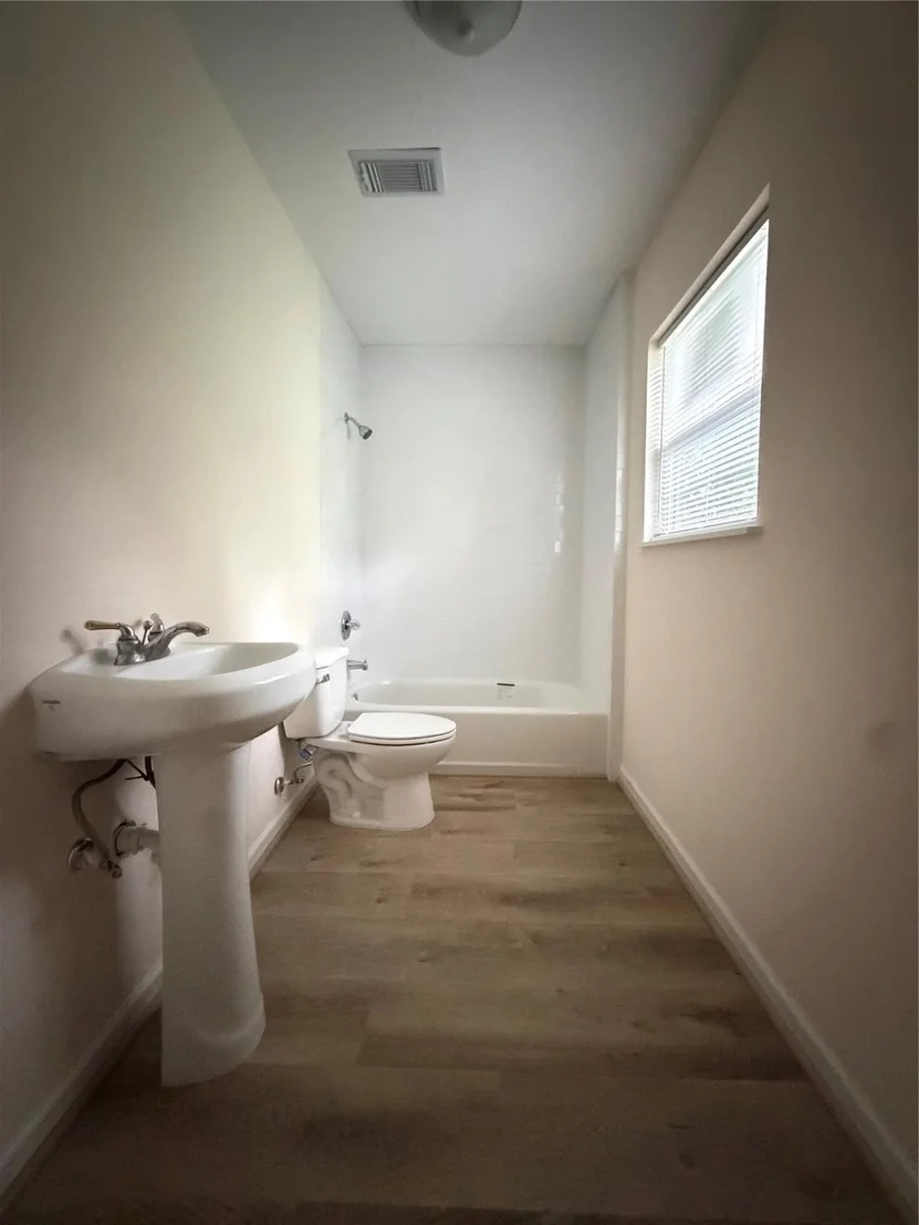 Photo of 15212 Cedar Circle