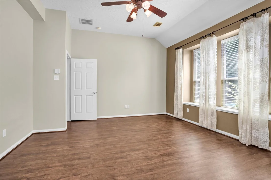 Photo of 6 W Whistlers Bend Circle