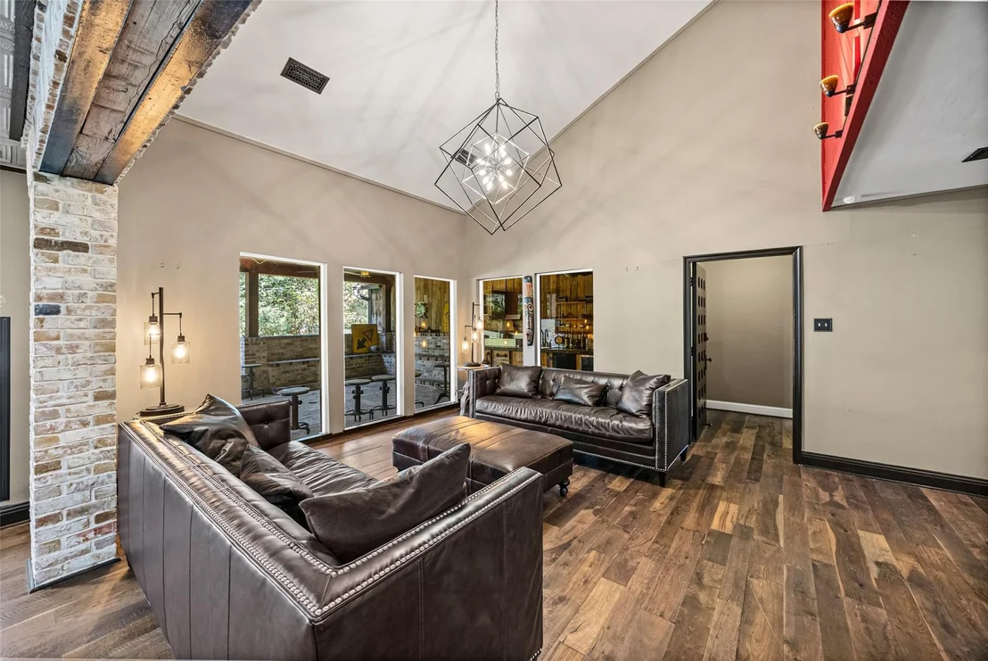 Photo of 1906 Castlerock Drive