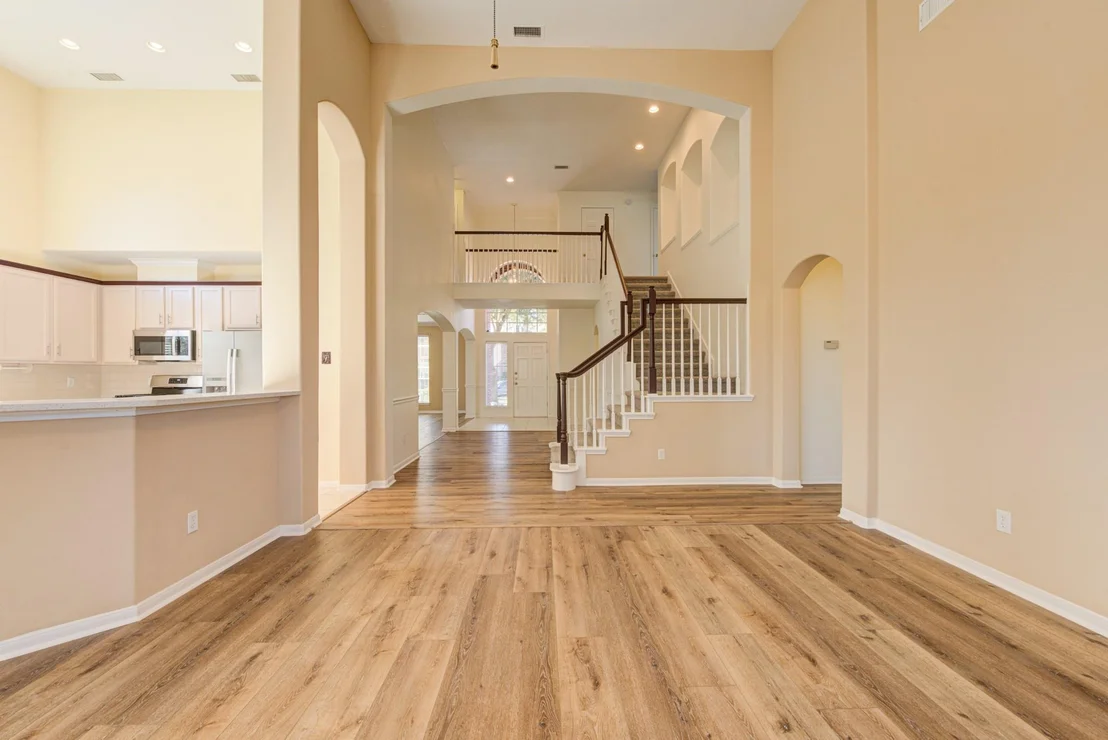 Photo of 18418 Lakeview Circle