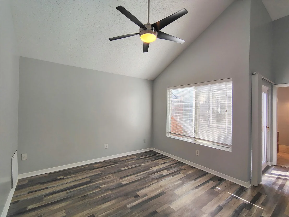 Photo of 4403 Waterfall Way