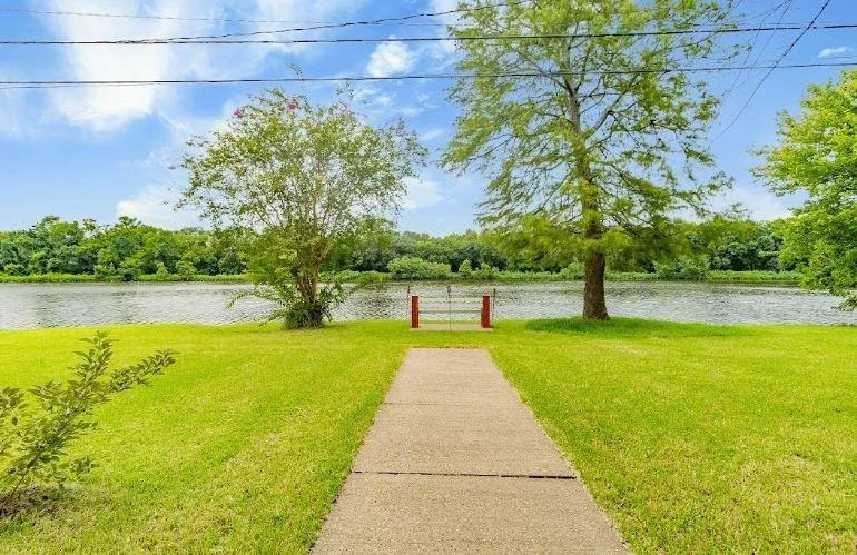 Photo of 607 Brook Hollow Drive