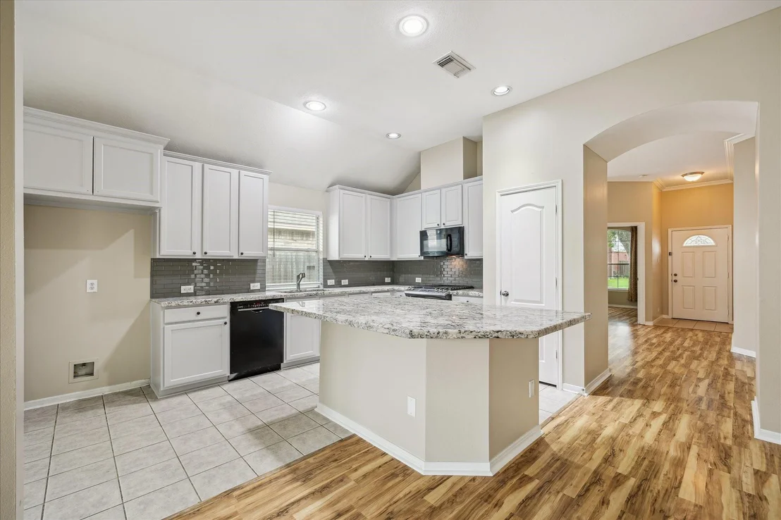 Photo of 2708 Courtyard Lane