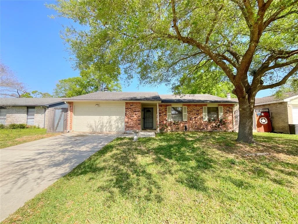 Photo of 14323 Pinewest Drive