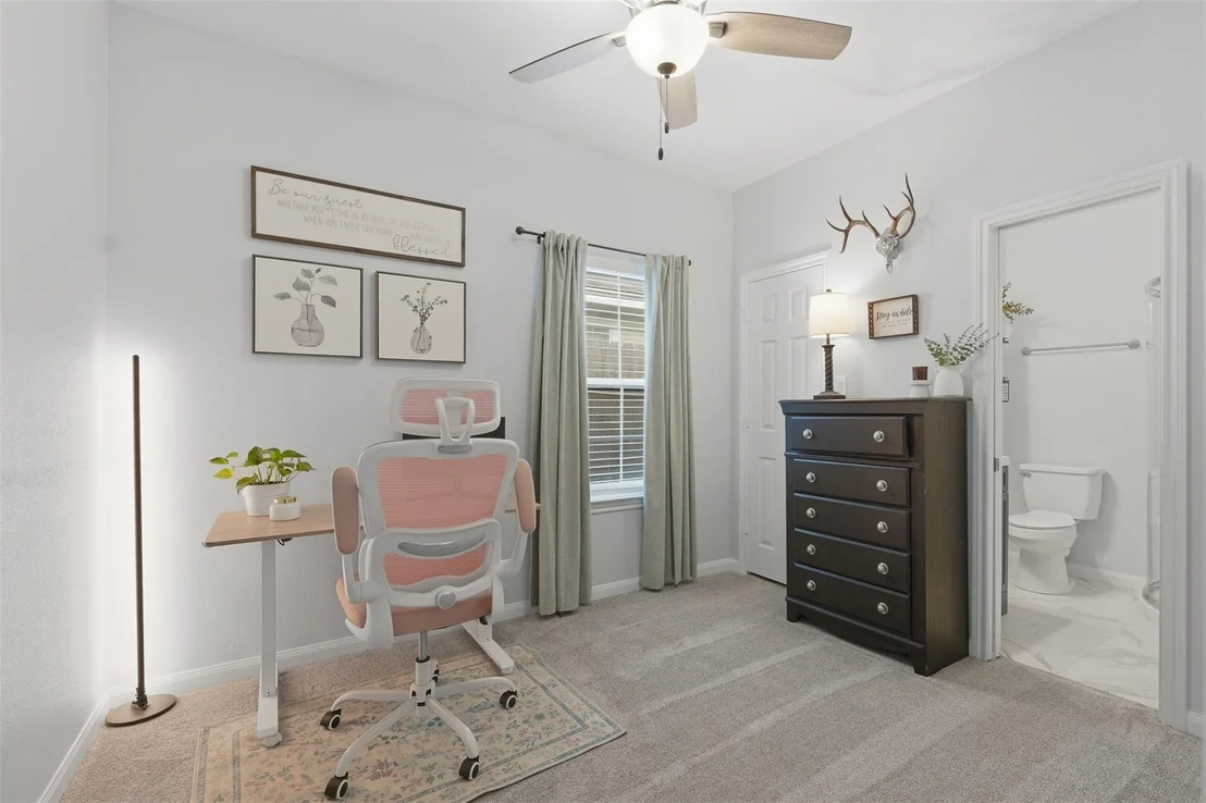 Photo of 16879 Balmoral