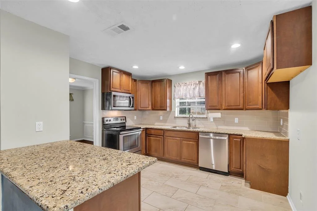 Photo of 8115 Winding Oak Lane