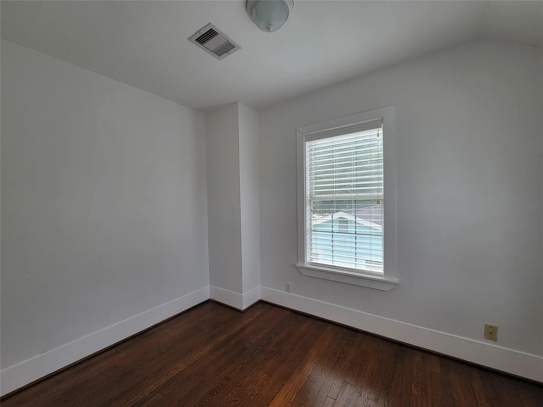 Photo of 8355 Wier