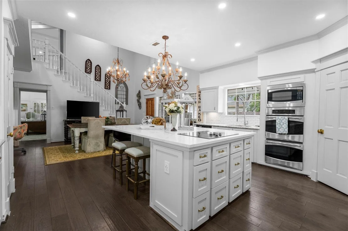 Photo of 15902 Guinstead Drive