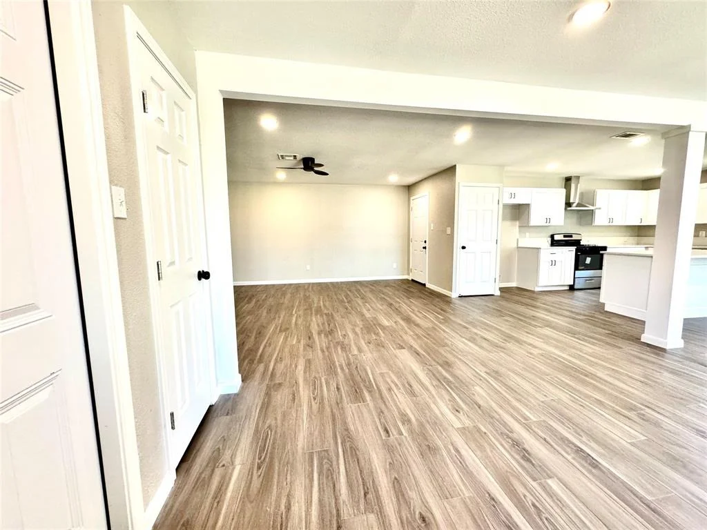 Photo of 6814 Sandy Oaks Drive