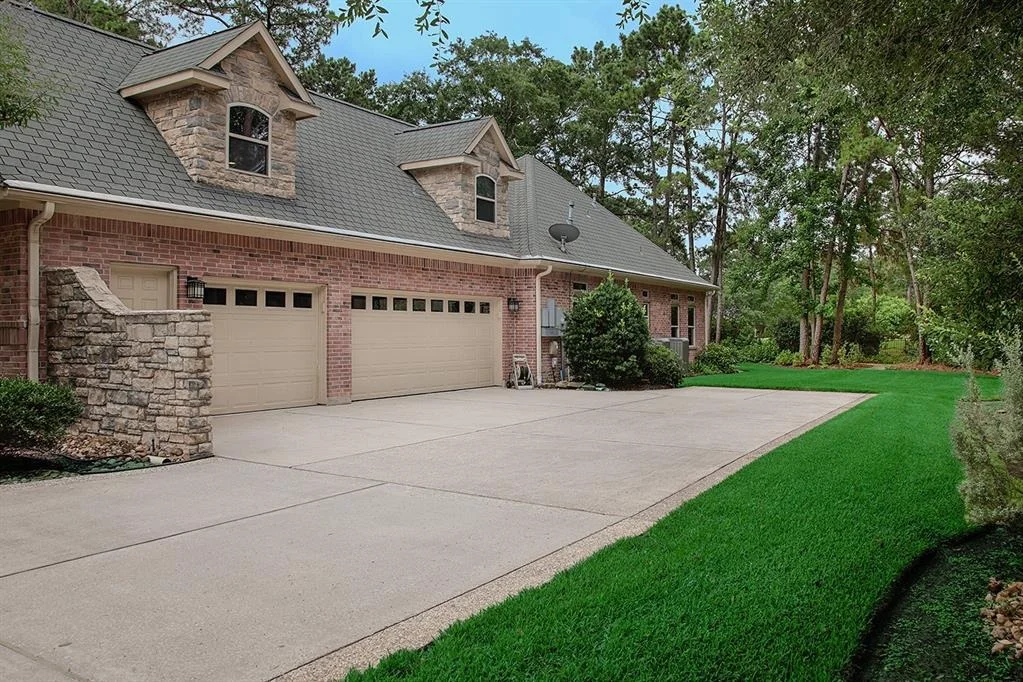 Photo of 11 Chestnut Hill Court