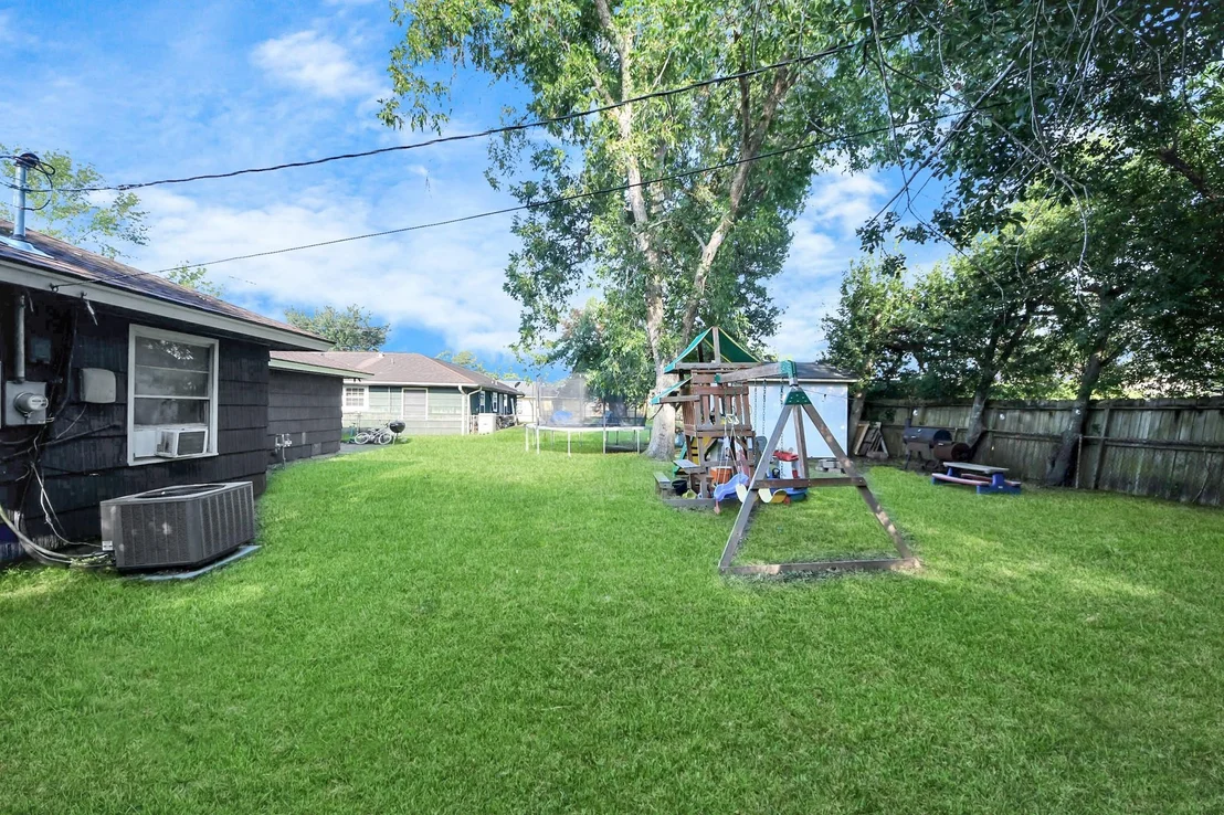 Photo of 805 Armor Avenue