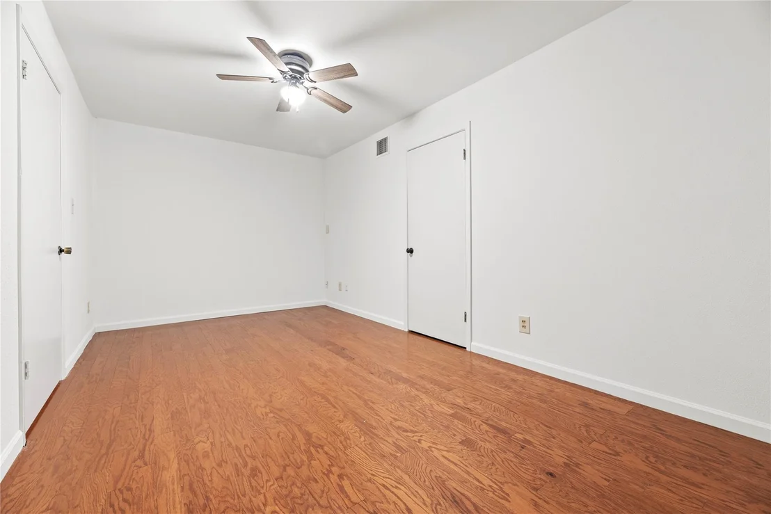 Photo of 23115 Cardinal Drive