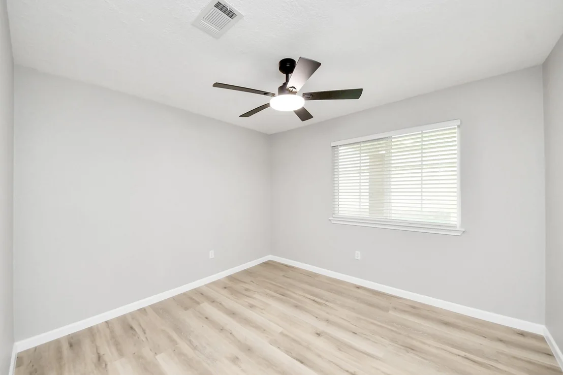 Photo of 5212 Willowview Drive