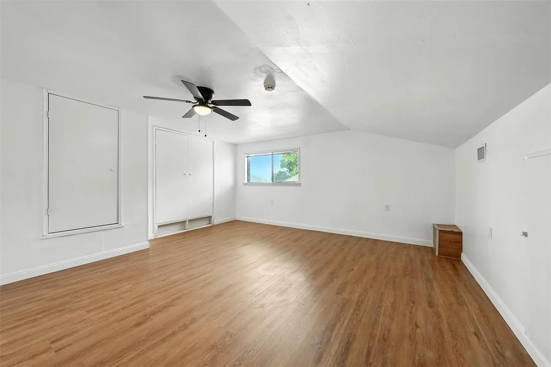 Photo of 1046 Lake View Drive