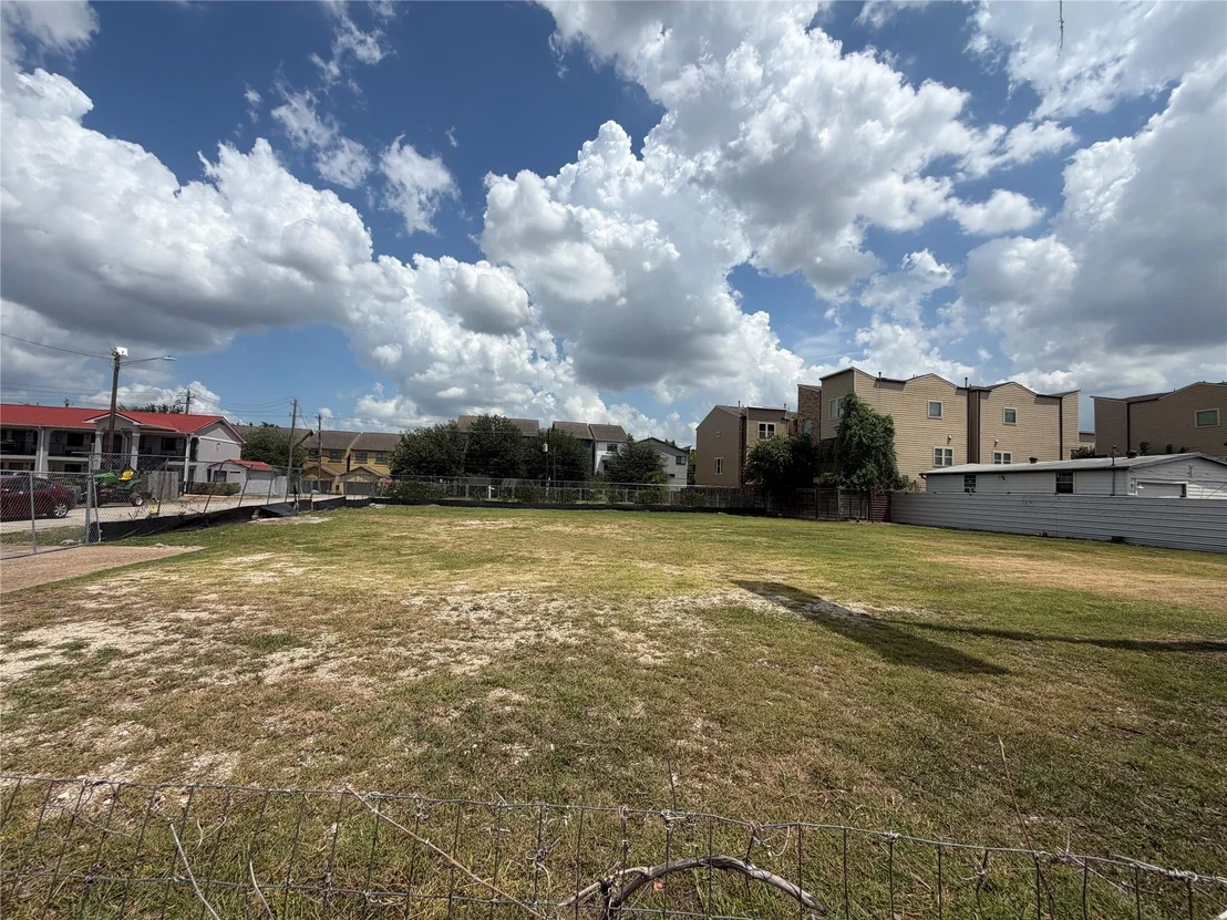 Photo of 4512 Katy Freeway