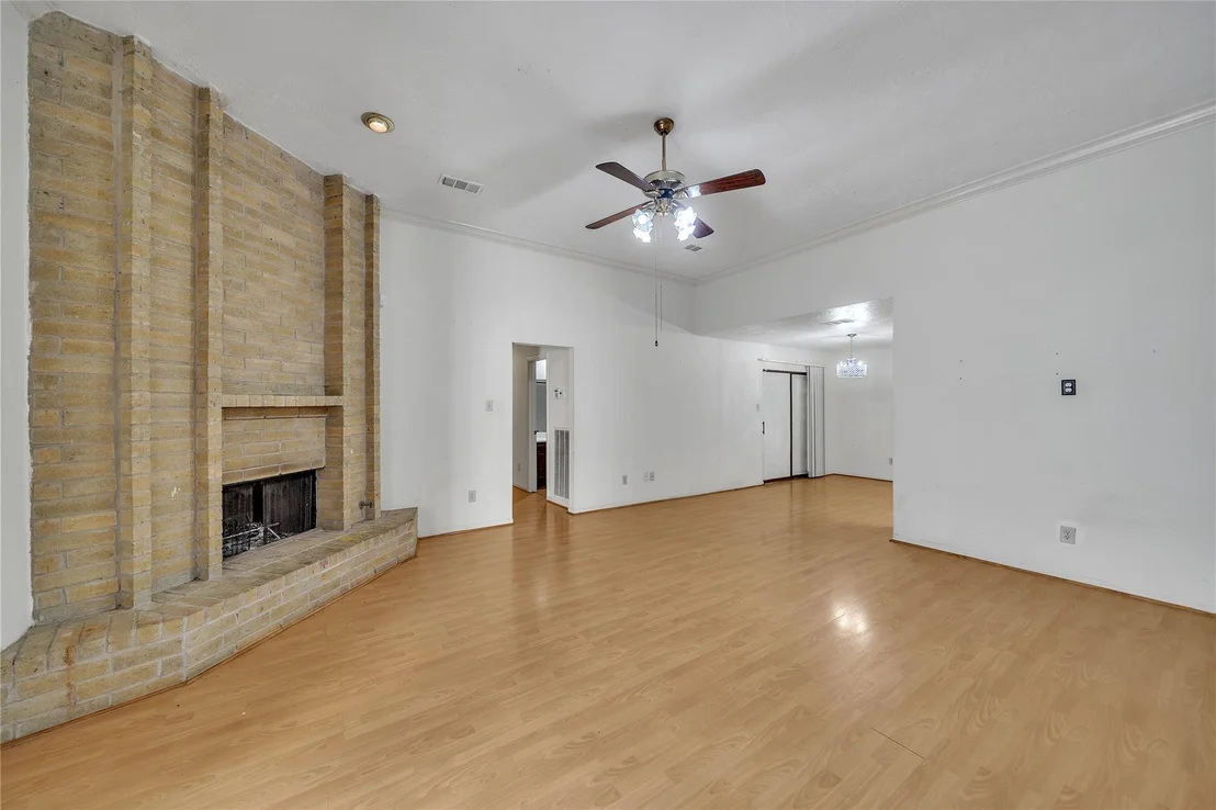 Photo of 6635 Gladewell Drive
