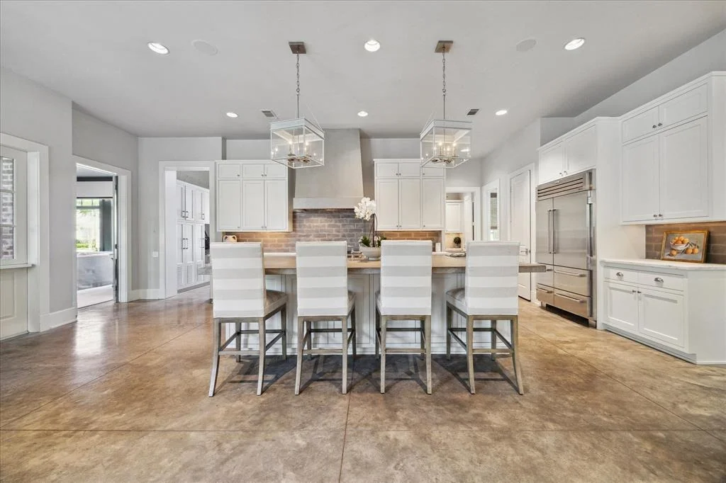 Photo of 6122 Longmont Drive