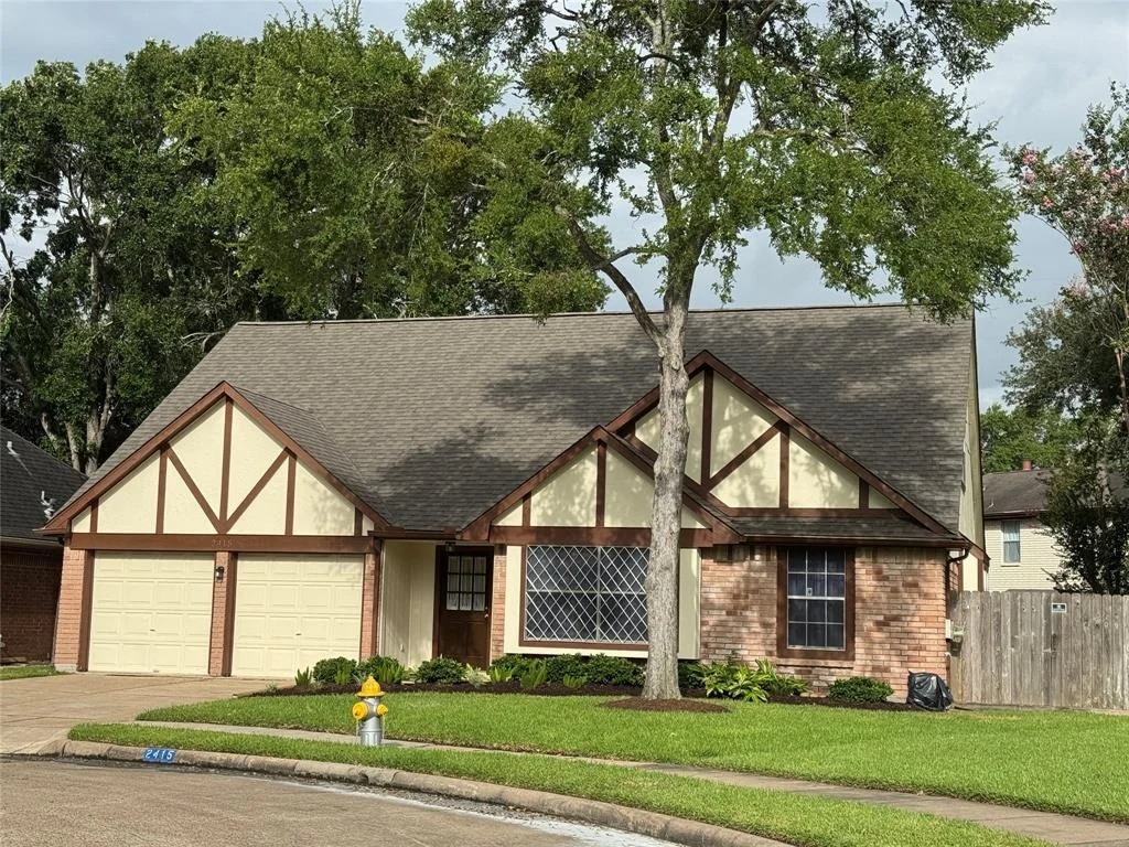 Photo of 2415 Pebbledowne Circle