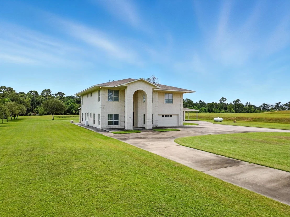 Photo of 15402 Long Road