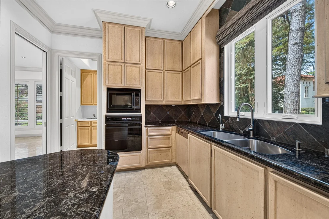 Photo of 2 W Terrace Drive