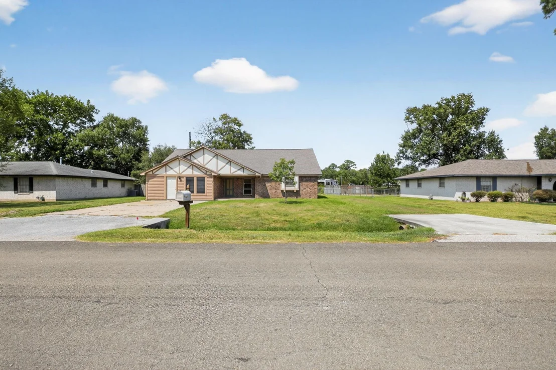 Photo of 206 Staples Drive