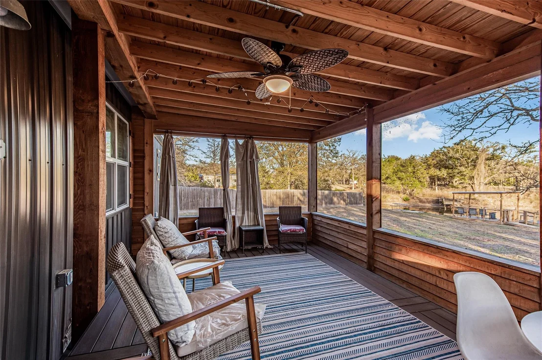 Photo of 515 Lakeview Lane