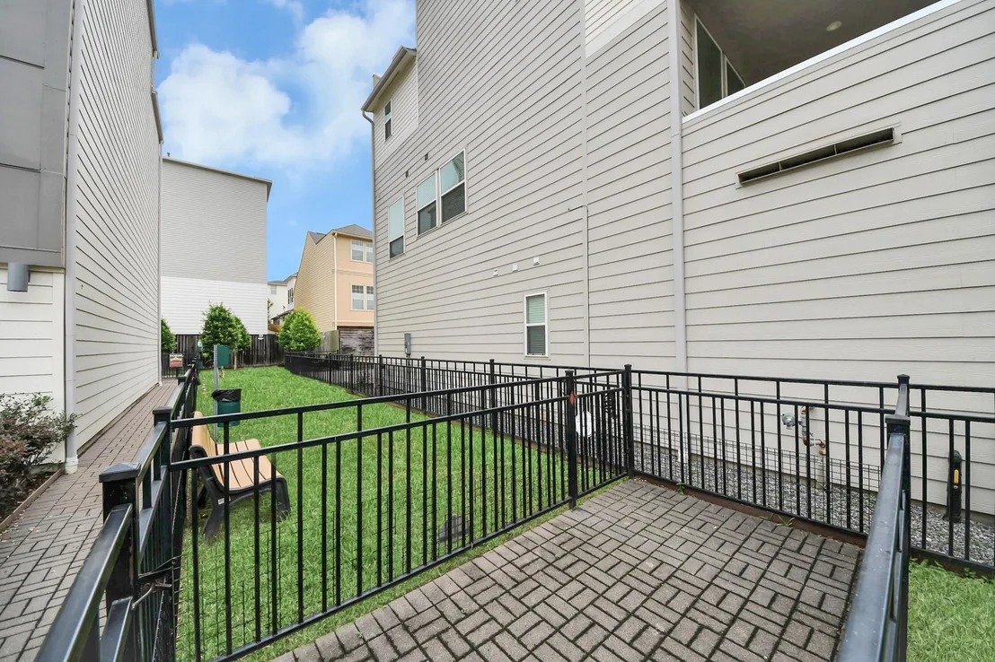 Photo of 2719 Clinton Drive