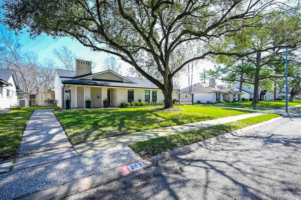 Photo of 203 Blue Willow Drive