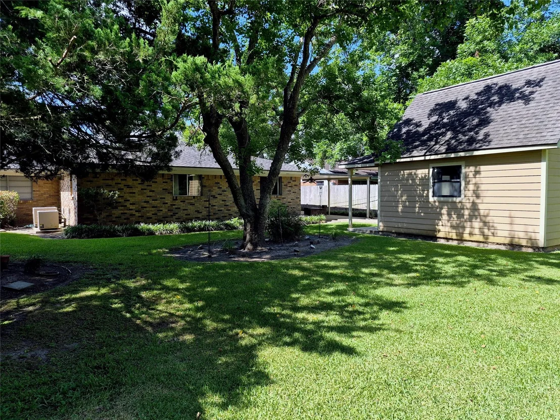 Photo of 613 Southside Drive